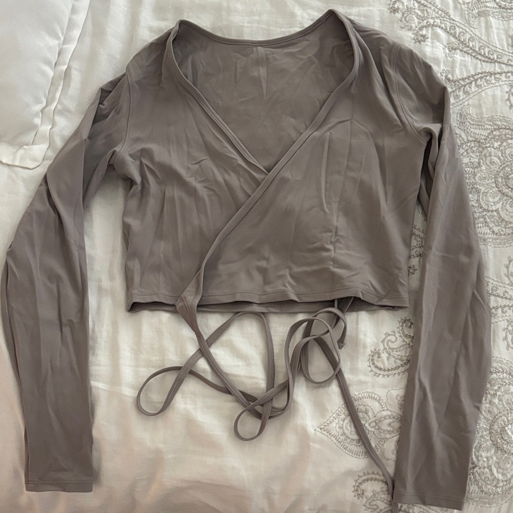 lululemon athletica Gray Wrap Crop Top